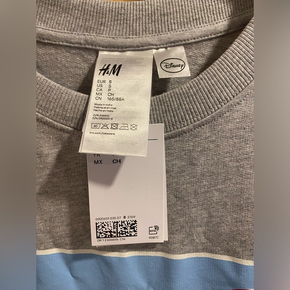 NWT Lounge Set/Pajamas - Mickey Mouse - Picture 4 of 4